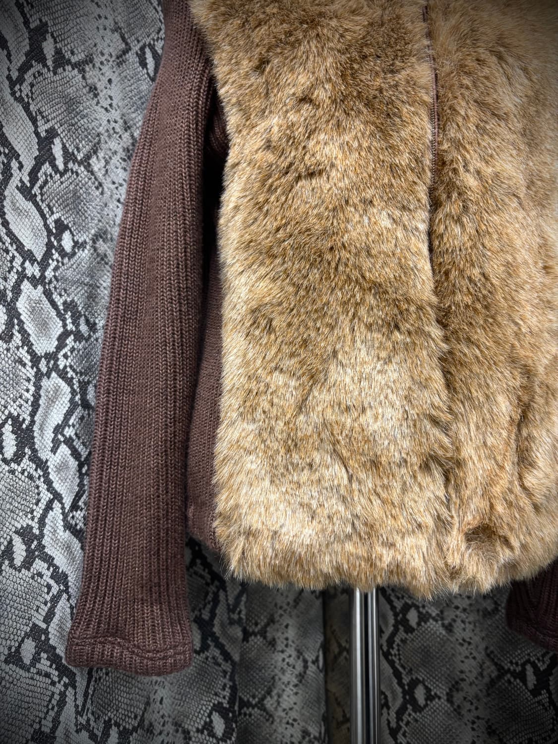 [Y2K]Brown Fur Trimming Knit Zip Up 상품이미지3