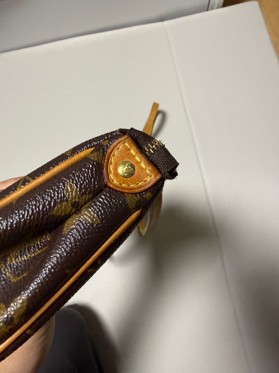 루이비통 에바클러치 상품이미지3