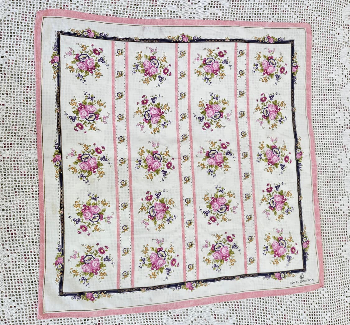 로얄덜튼(ROYAL DOULTON) 플라워 패턴 손수건 상품이미지2