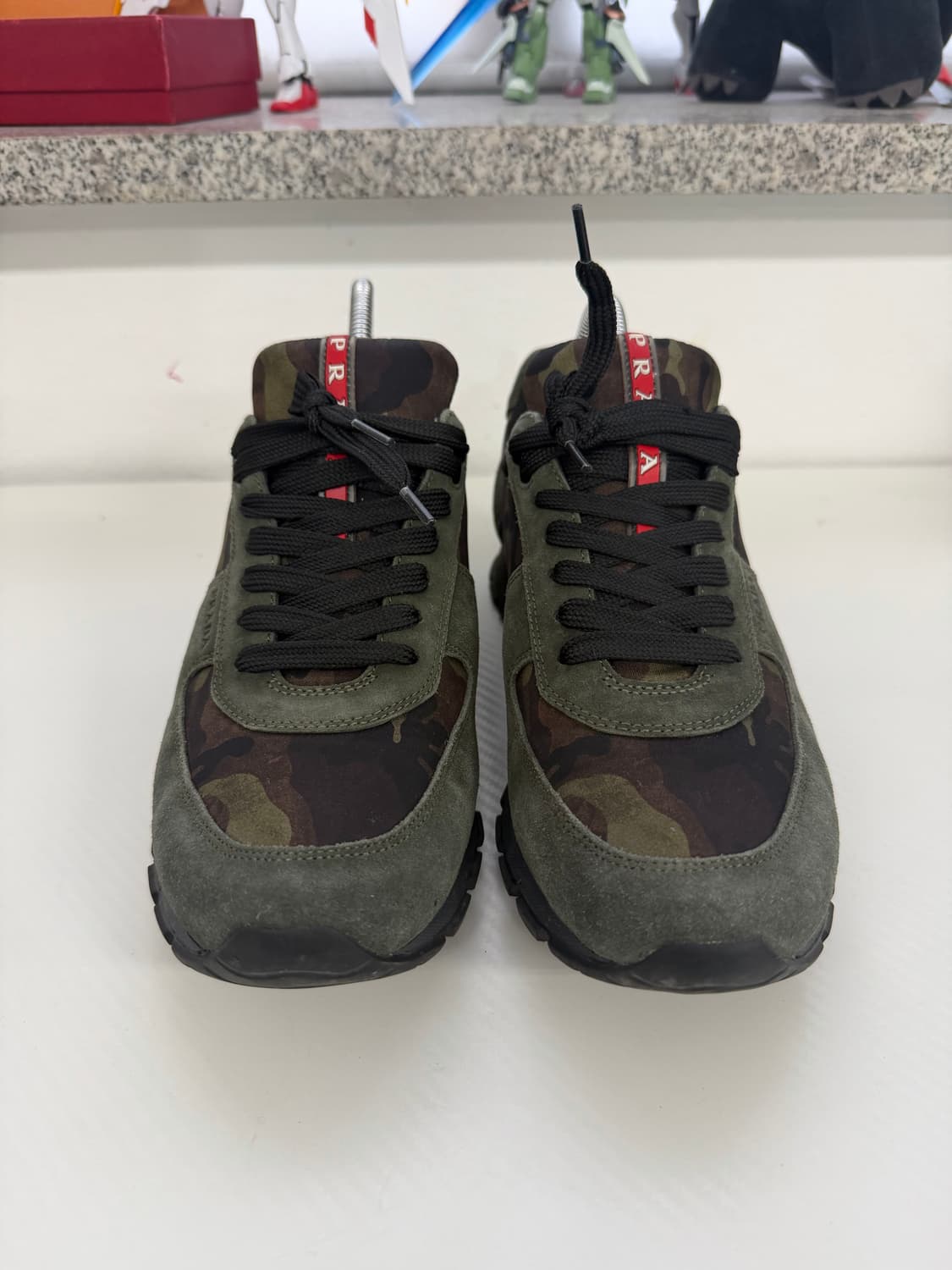 정품) 프라다 남성 카모플라쥬 나일론 스웨이드 스니커즈 8 상품이미지1