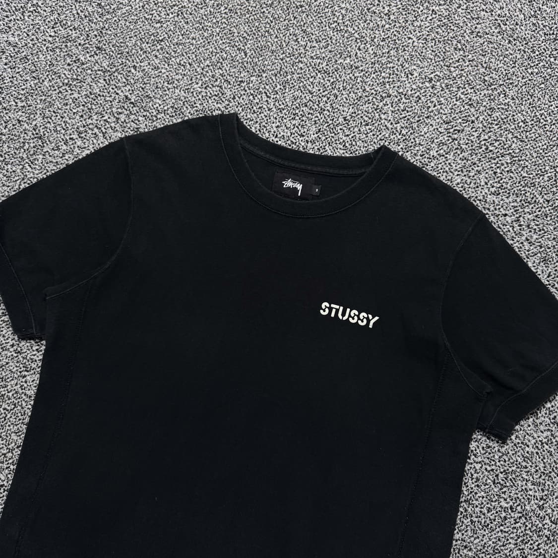 Name : 스투시 스펠아웃 후면 빅로고 블랙컬러 반팔티 :)  상품이미지4