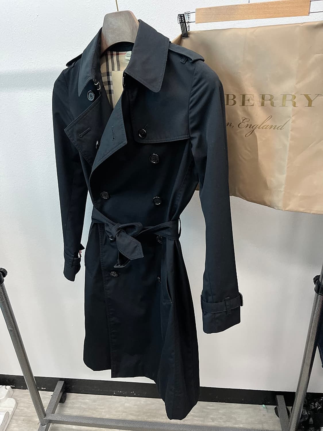 여) 버버리 블랙 트렌치코트  상품이미지2