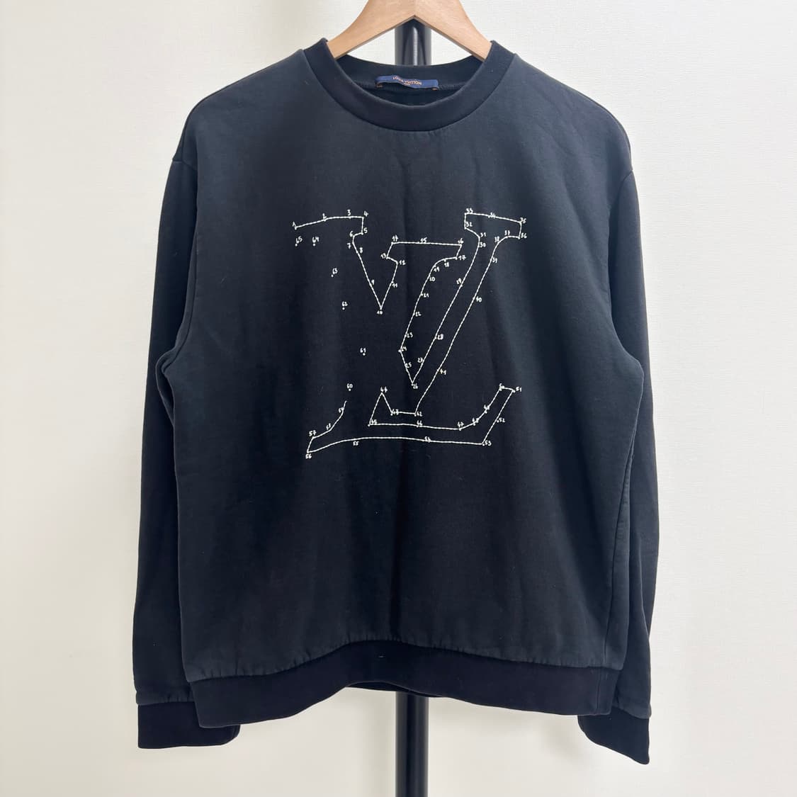 [M]루이비통 LV로고 스티치 맨투맨 상품이미지1