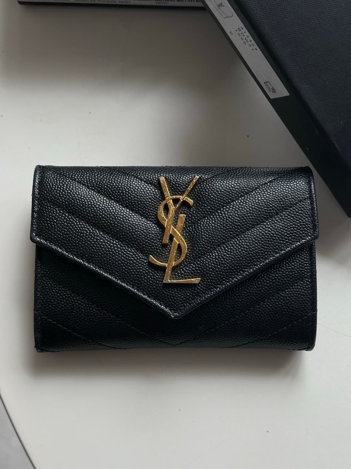 입생로랑 마틀라세 엔벨로프 중지갑 블랙 상품이미지2