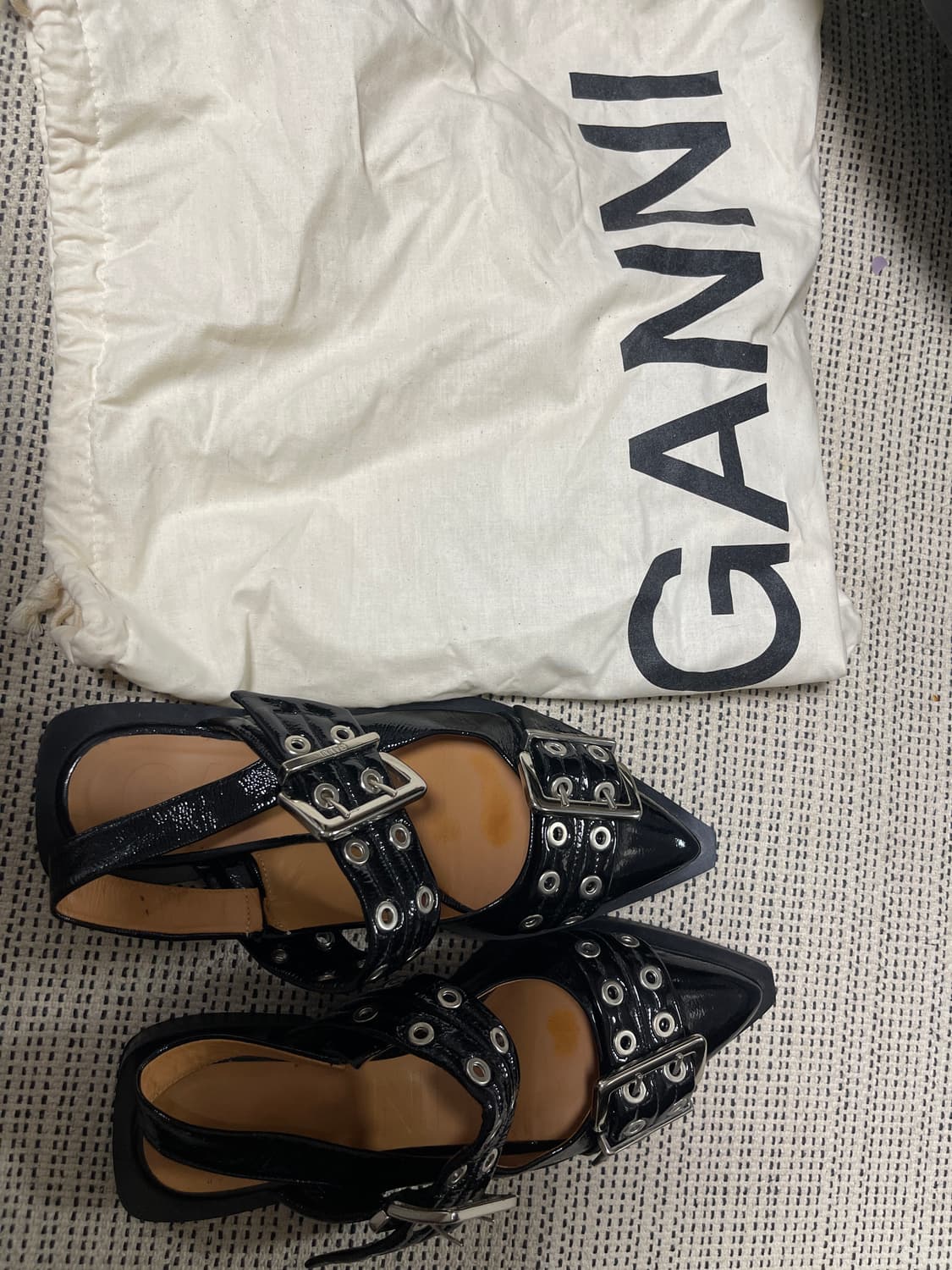 ganni 가니 와이드 버클 슬링백 37size 상품이미지1