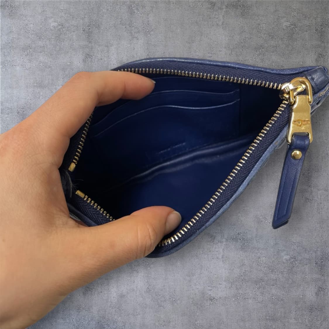 미우미우 Miu Miu 마테라쎄 마드라스 레더 지퍼 카드 파우치 상품이미지5