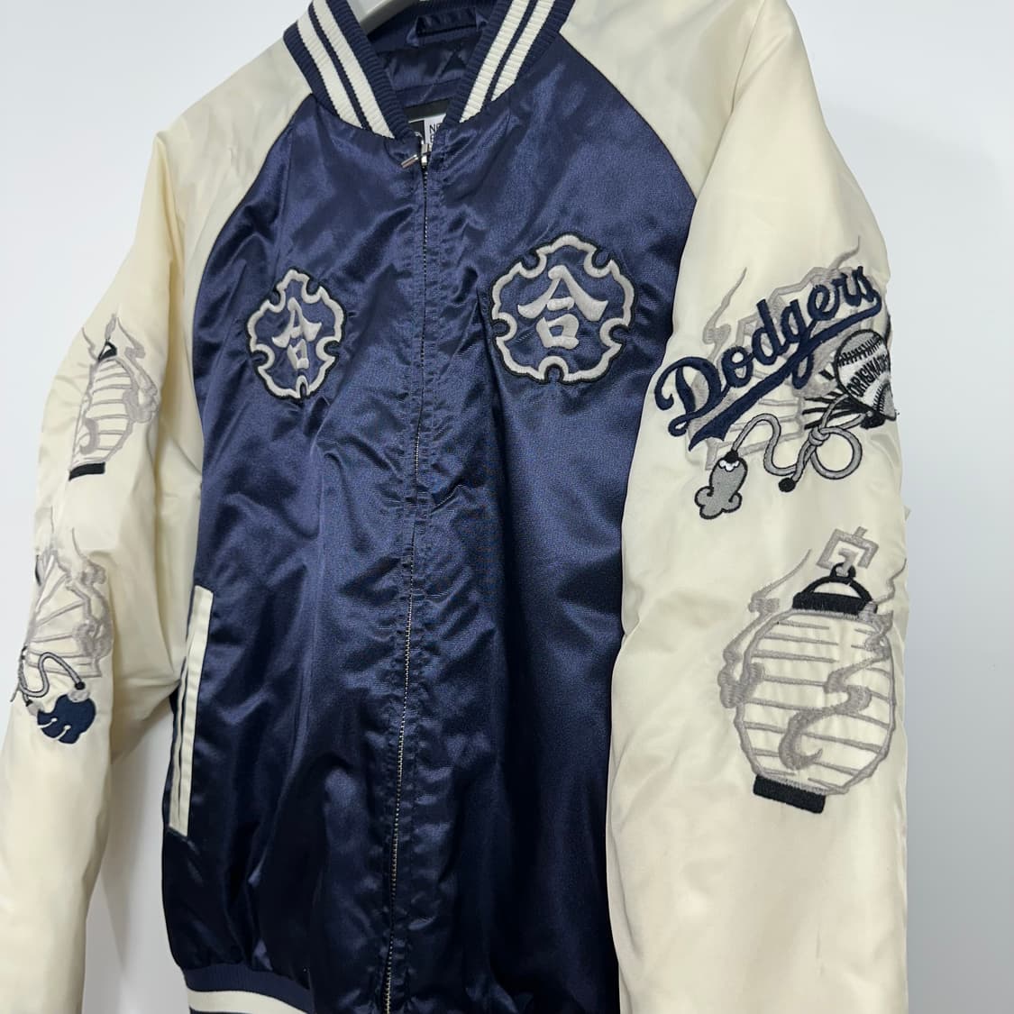 뉴에라 x 하이브리드잉크 콜라보 스카쟌 자켓 상품이미지3