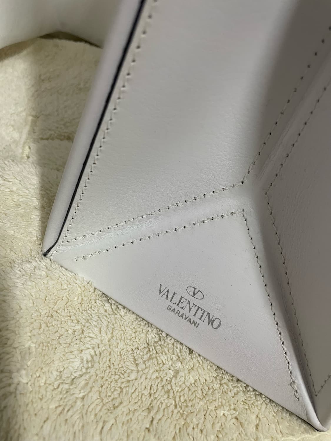 발렌티노 가라바니 VLTN 쇼퍼 가죽 토트백 상품이미지3