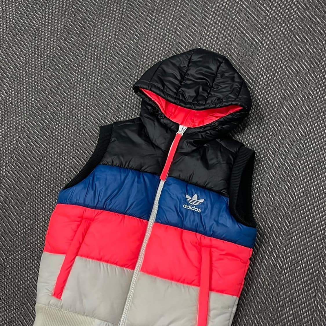 아디다스 배색 패딩 베스트 v0129 상품이미지3