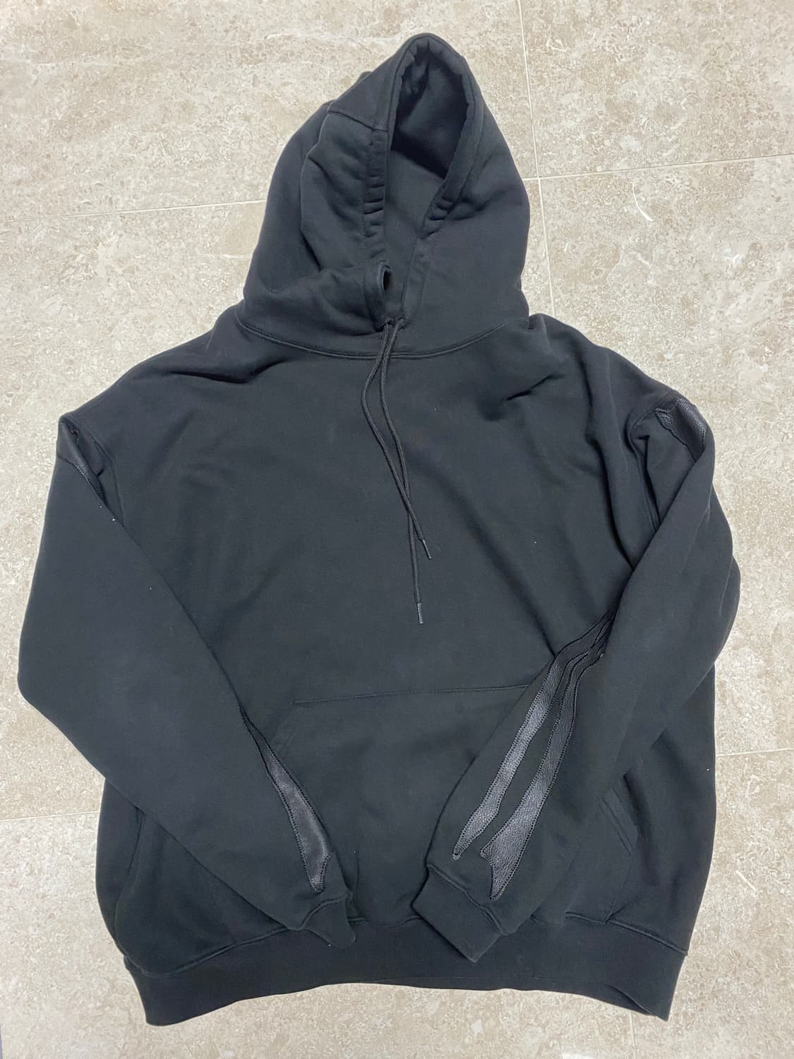 블랙아웃 레더 본 후드 상품이미지1