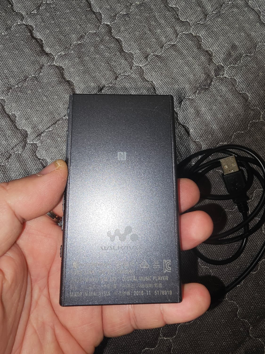 소니 워크맨 NW-A35 회색 + 충전케이블 상품이미지4