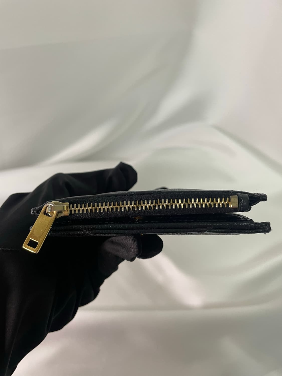 입생로랑 마틀라세 블랙 반지갑 금장 단품 상품이미지6