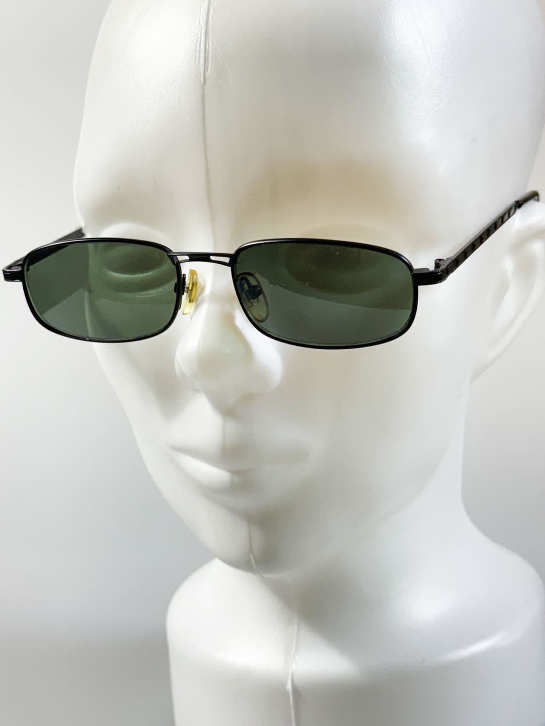 90s 유럽제 블랙 메탈 슬림 스퀘어 빈티지 선글라스 상품이미지8