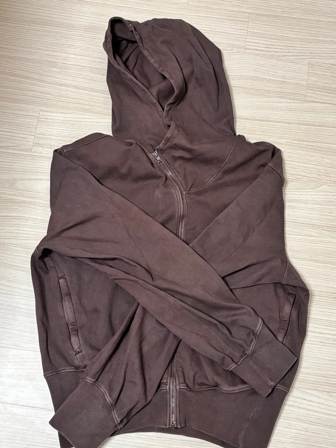 누마레 사선 후드집업 L 사이즈 판매합니다 상품이미지2