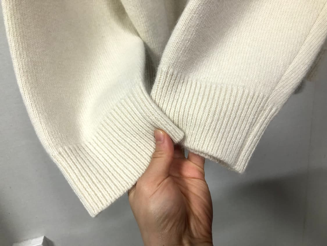 (새상품) EETST 이어스트 남녀공용 헤어리 별 스타 라운드넥 니트 L 상품이미지5