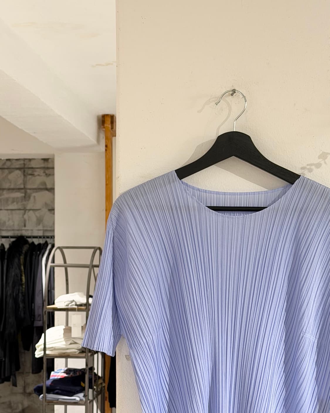 플리츠 플리즈 블루 월간 컬러즈 하프 탑 상품이미지2