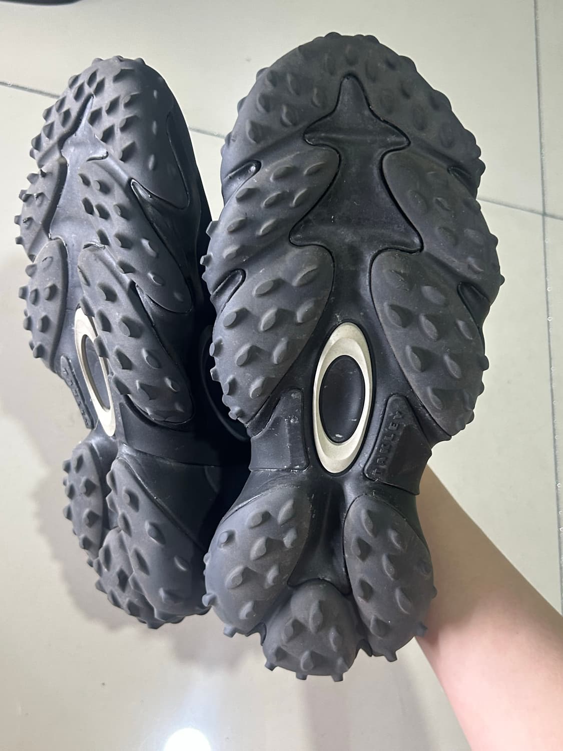 오클리 엣지 아이콘 블랙아웃 230 상품이미지3