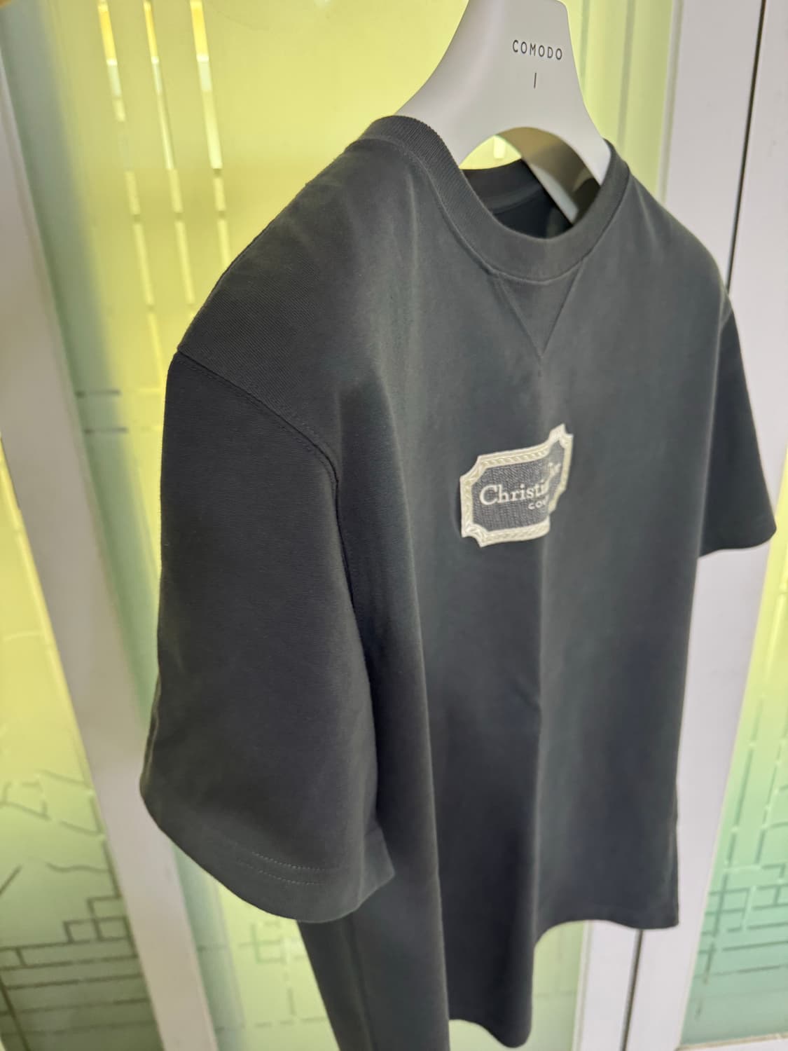 디올 꾸뛰르 자수 로고 반팔 티셔츠 상품이미지5