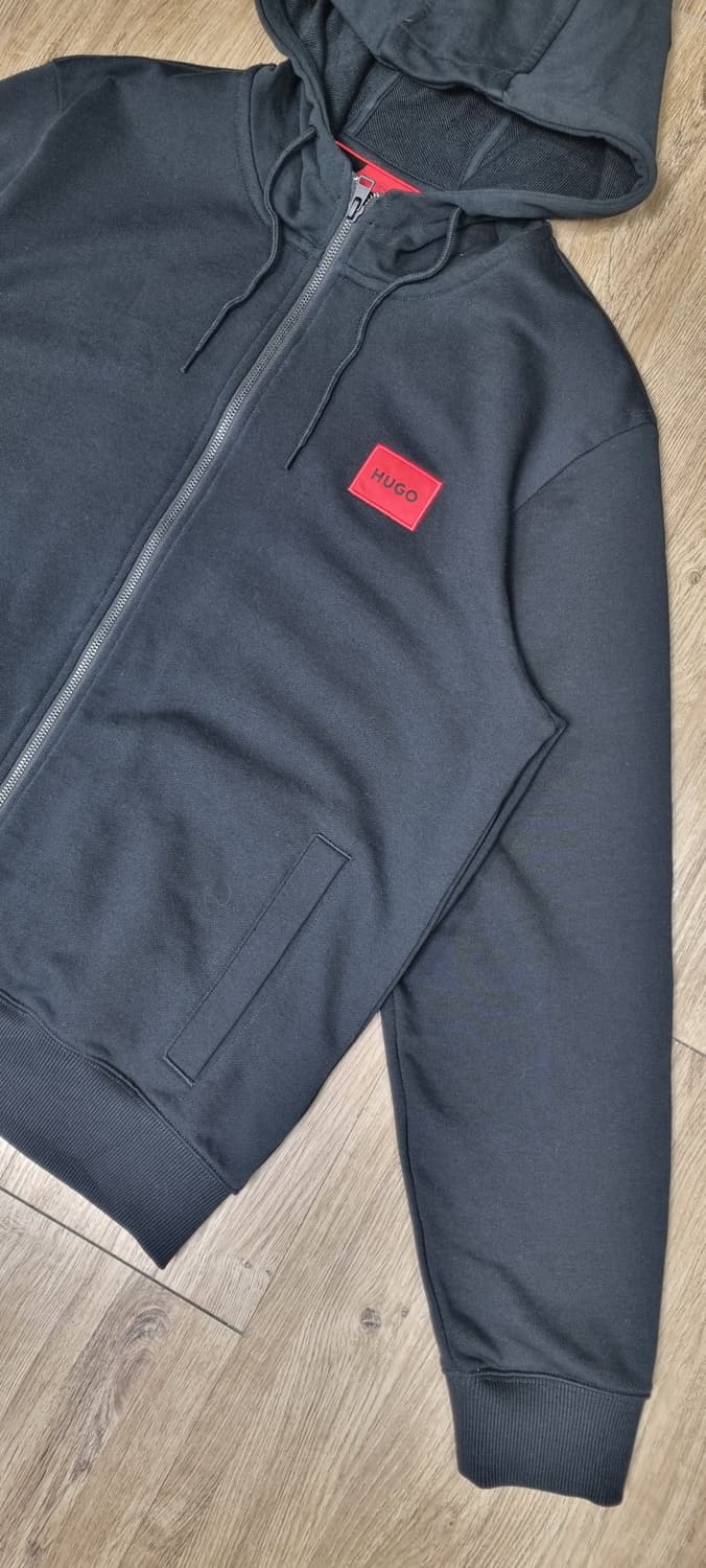 휴고보그 코튼 테리 후드집업 XL _ 남성가단 _ 58cm

총장_ 71 상품이미지5