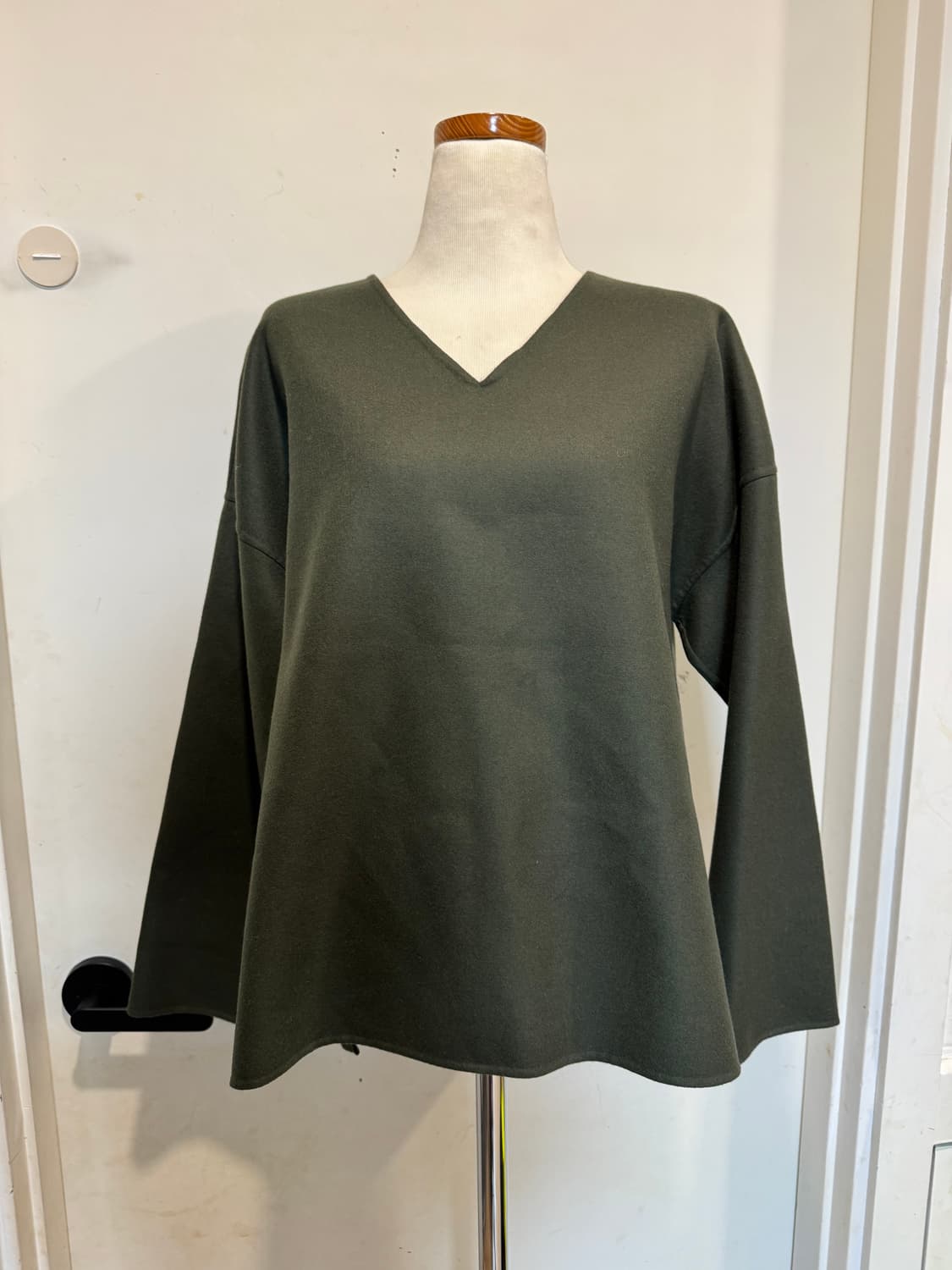 오라리 울 브이넥 탑  상품이미지1