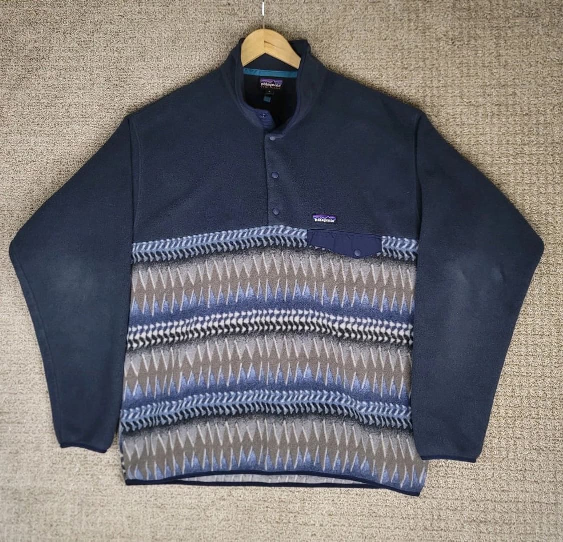 01FW 파타고니아 신칠라 스냅-티 네이비/블루 그레이 패턴 상품이미지1
