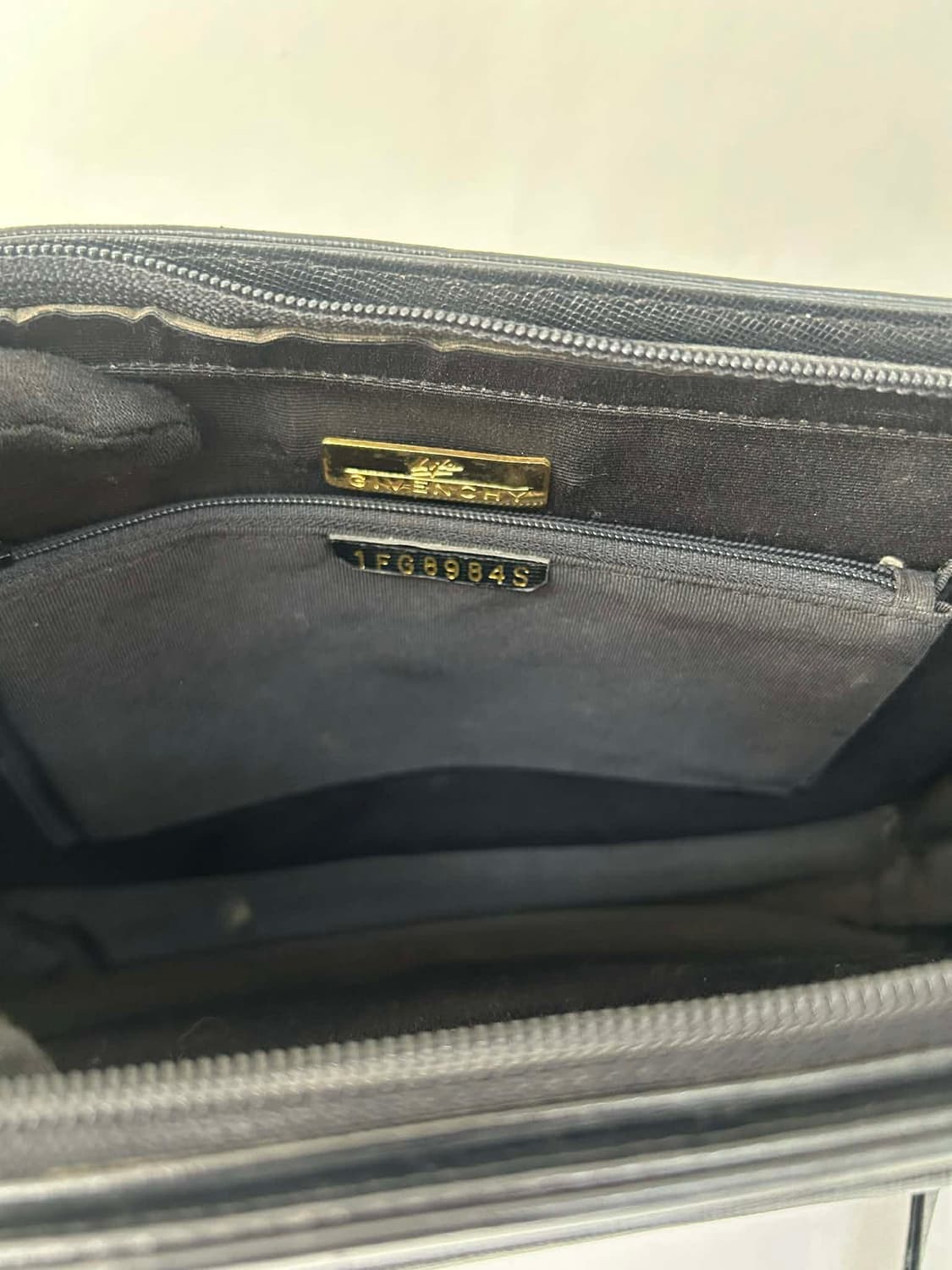 지방시 빈티지 금장 오벌 락 가죽 숄더 크로스백 상품이미지6