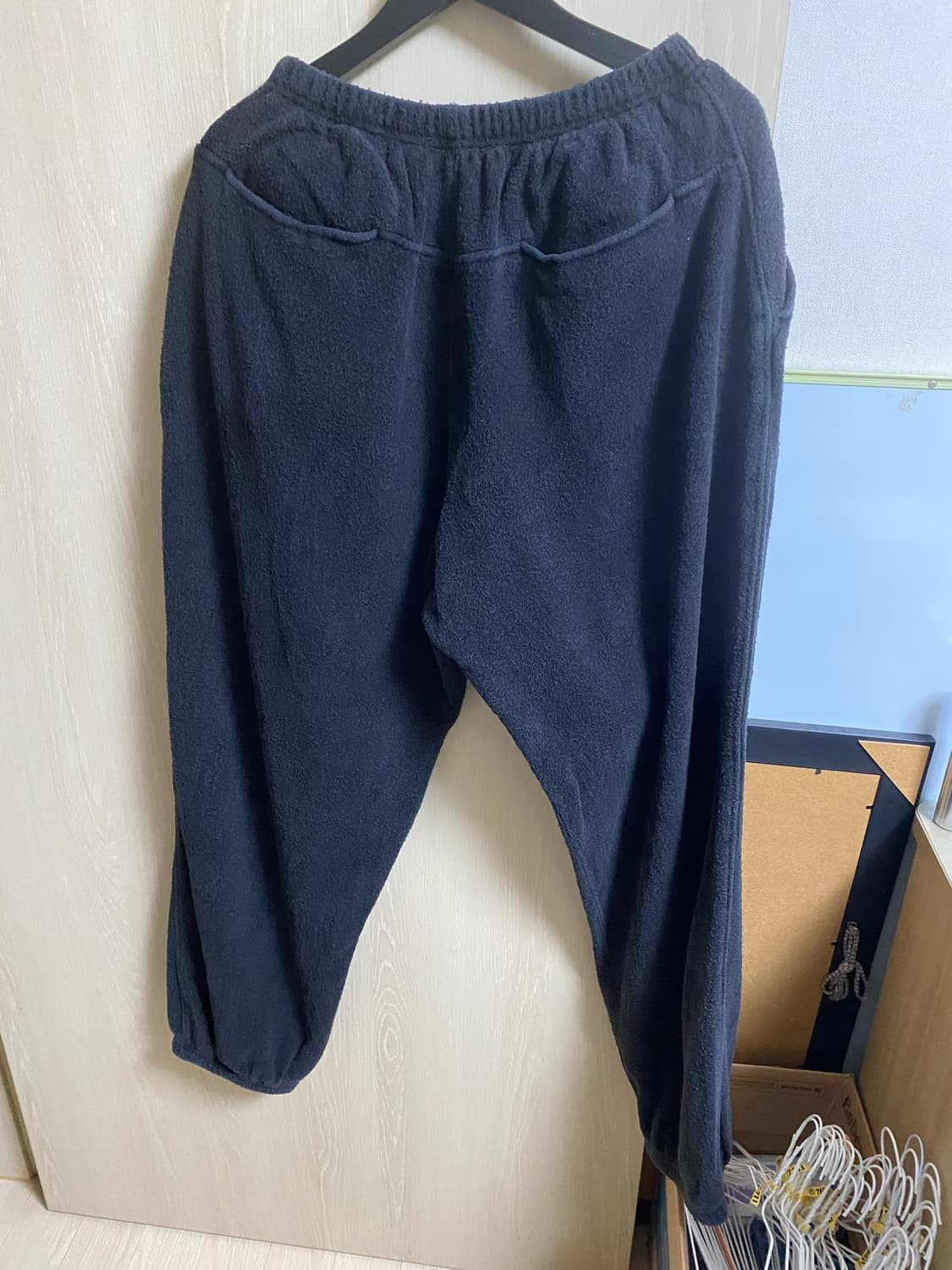 26ss 코모리 실크 플리스 드로스트링 팬츠 2사이즈 상품이미지2