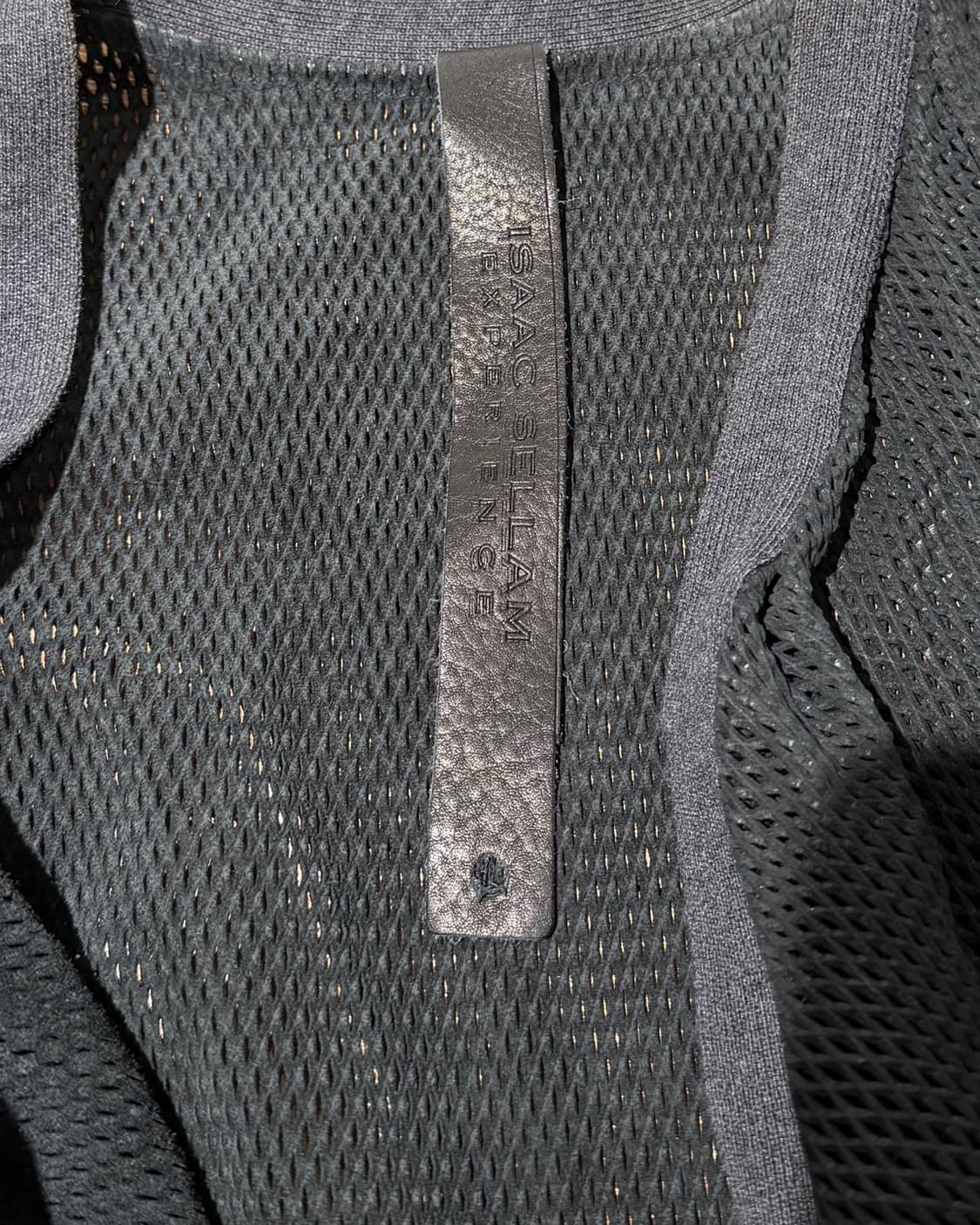 아이작 세럼 블랙 펀칭 카프스킨 레더 베스트 상품이미지7