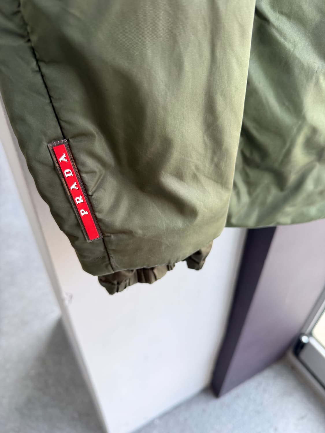 40/ 프라다 99AW 레드탭 2WAY 패딩 점퍼 상품이미지5