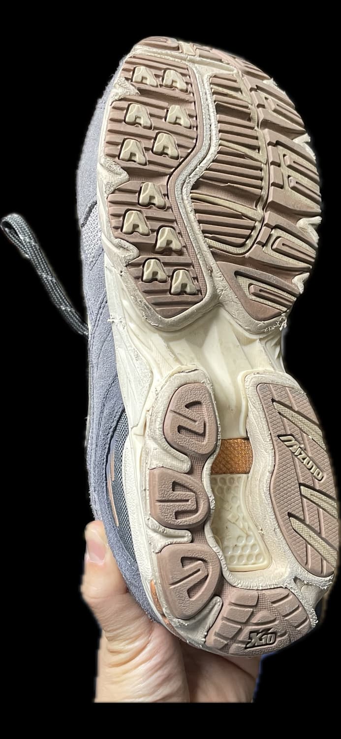 미즈노 웨이브 라이더 10 오팔 그레이 펌킨 스파이스 상품이미지5