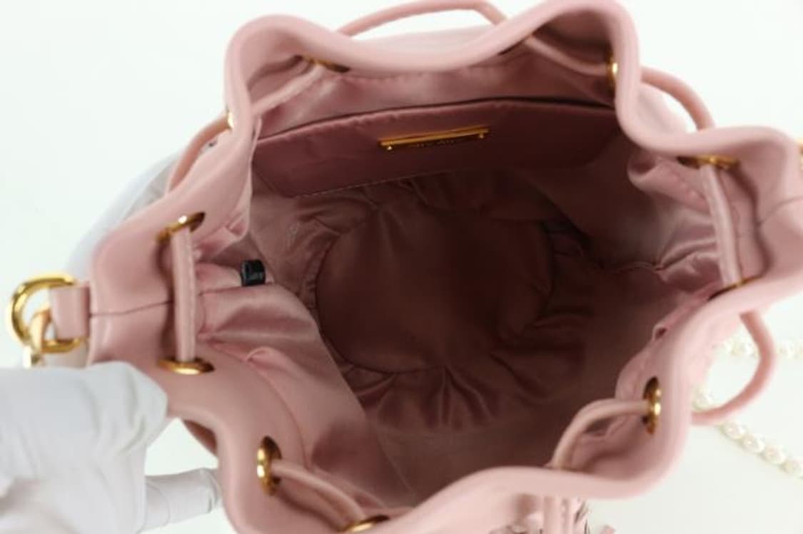 miumiu matelasse버킷백 상품이미지8