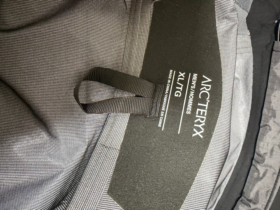 아크테릭스 검정 바람막이 상품이미지4