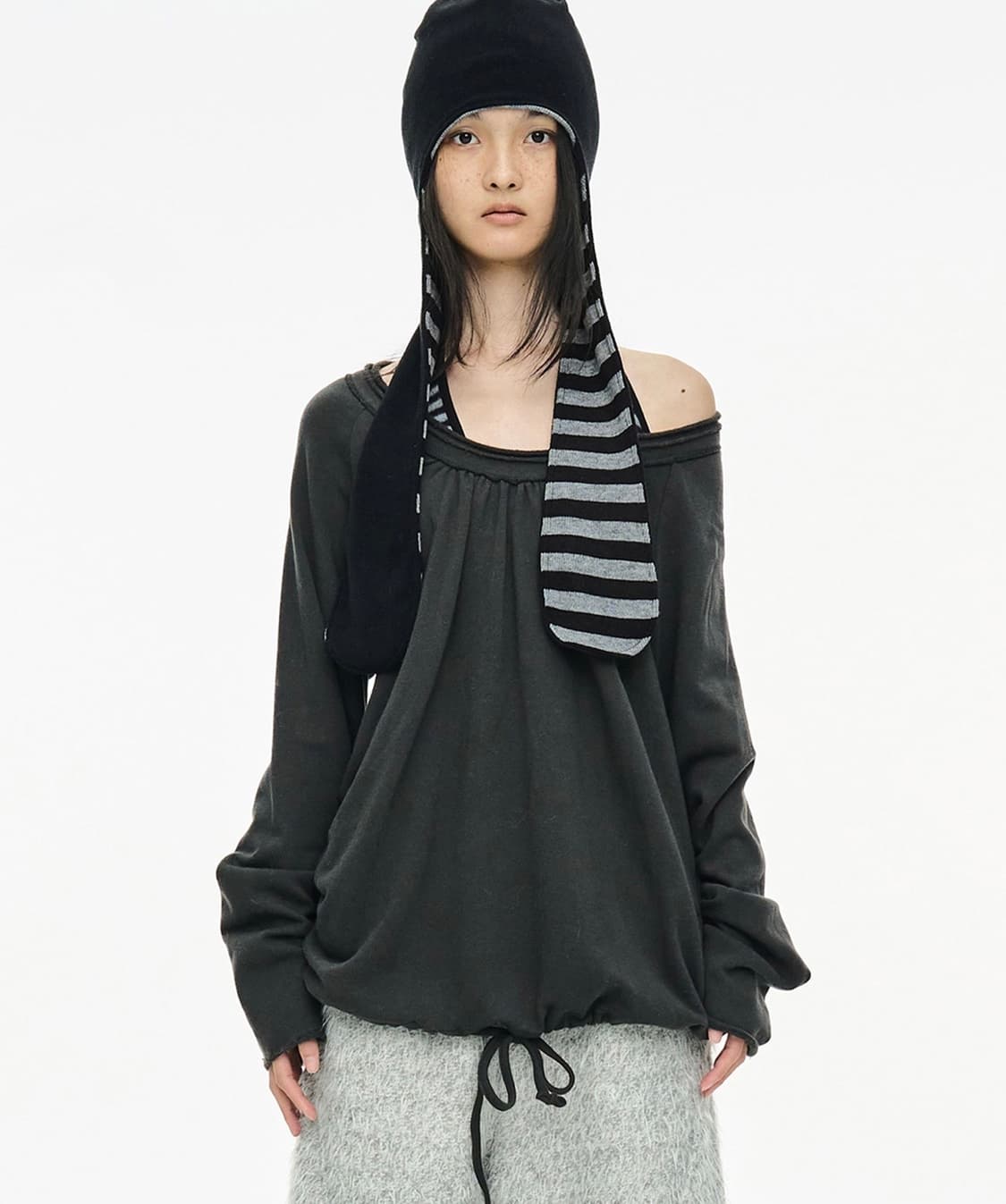세릭 Round Hem String Top / Charcoal 상품이미지1