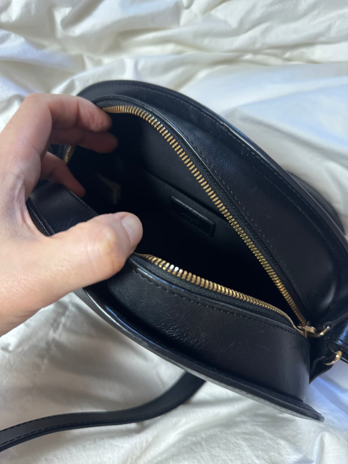 아페쎄 하프 문 백 블랙 상품이미지3