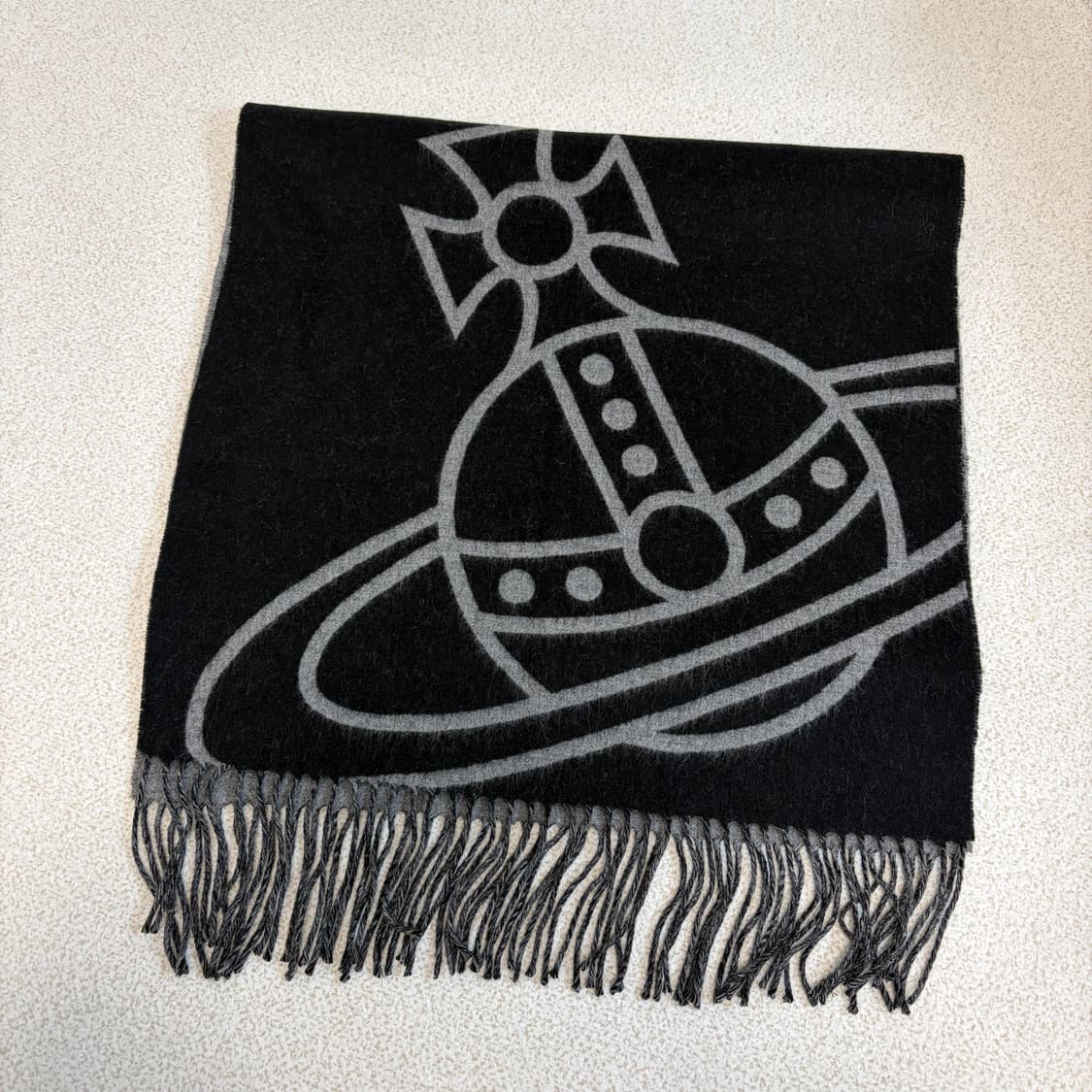 비비안웨스트우드 리버시블 머플러 블랙/그레이  상품이미지3