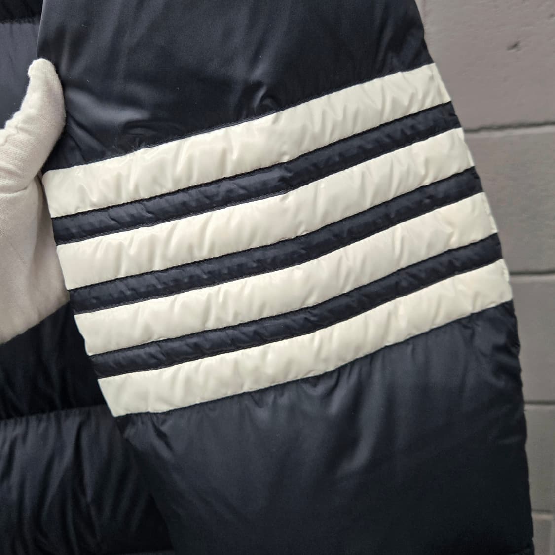 톰브라운 4BAR 금장 후드 롱패딩 6사이즈 상품이미지4