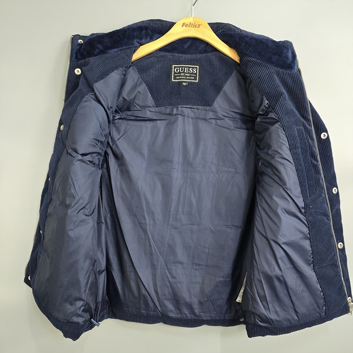 게스(GUESS) 코듀로이 덕다운 패딩 베스트 네이비 L 상품이미지6