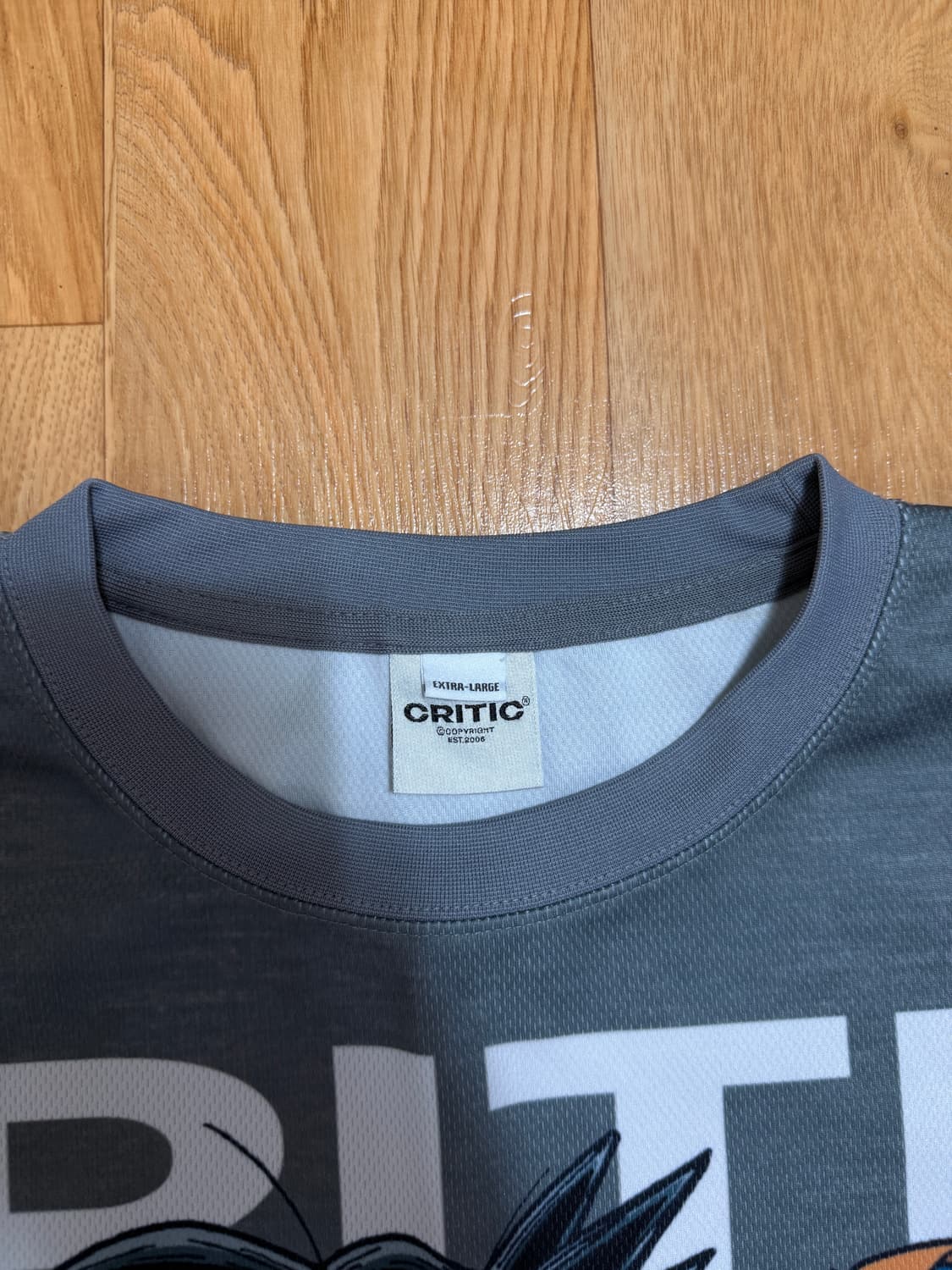 Critic 반팔티셔츠 상품이미지3
