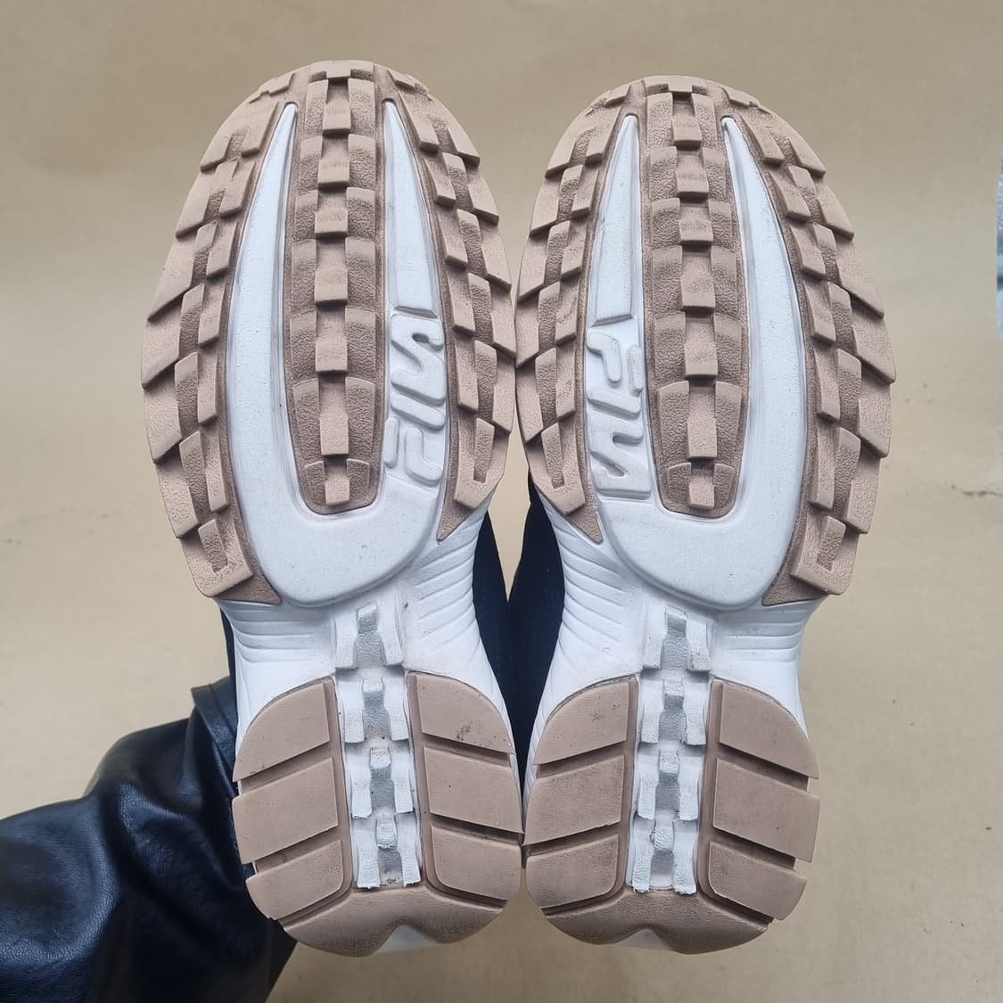 휠라 어글리슈즈 여성운동화245 상품이미지3