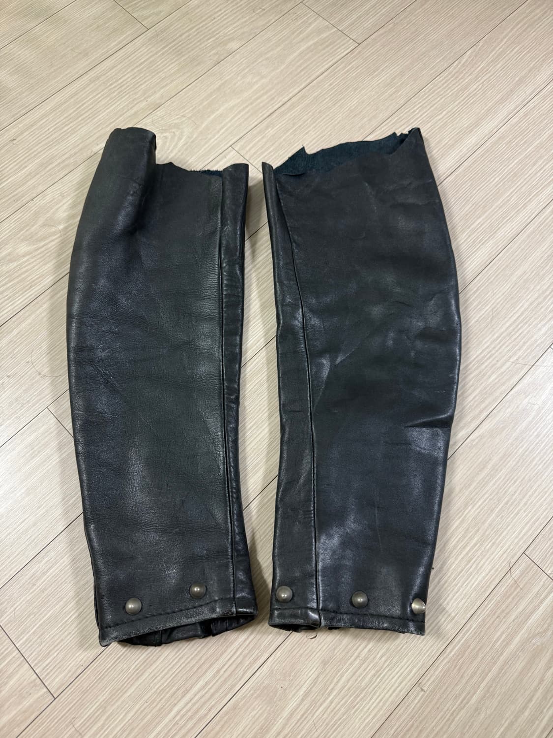 핸드메이드 스터디드 카우레더 팔토시 상품이미지2