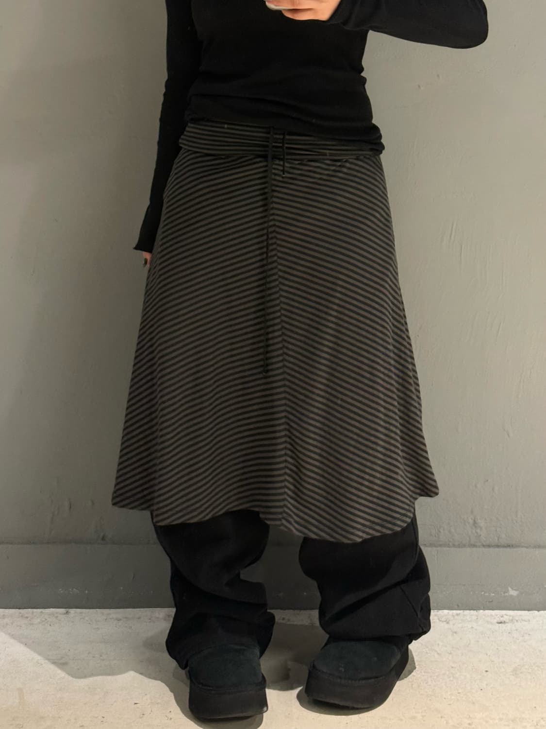 stripe pattern flare-fit skirt 상품이미지1