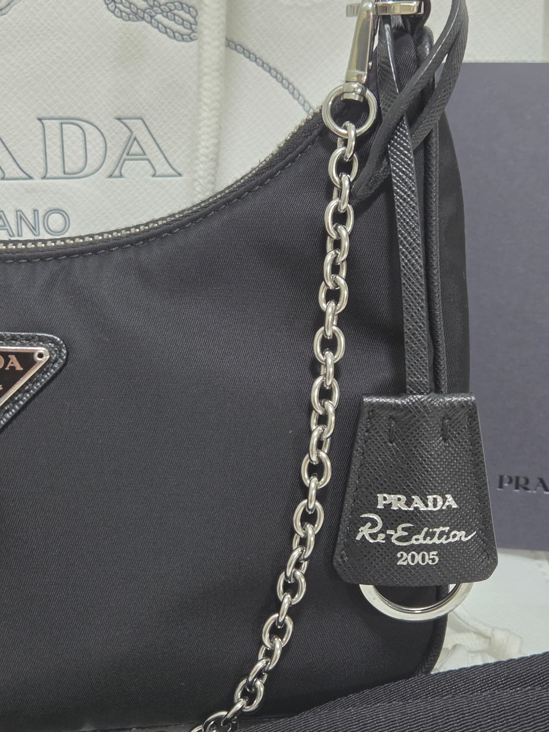 [새상품급] 프라다 리나일론 테수토 은장 체인 호보백  상품이미지4
