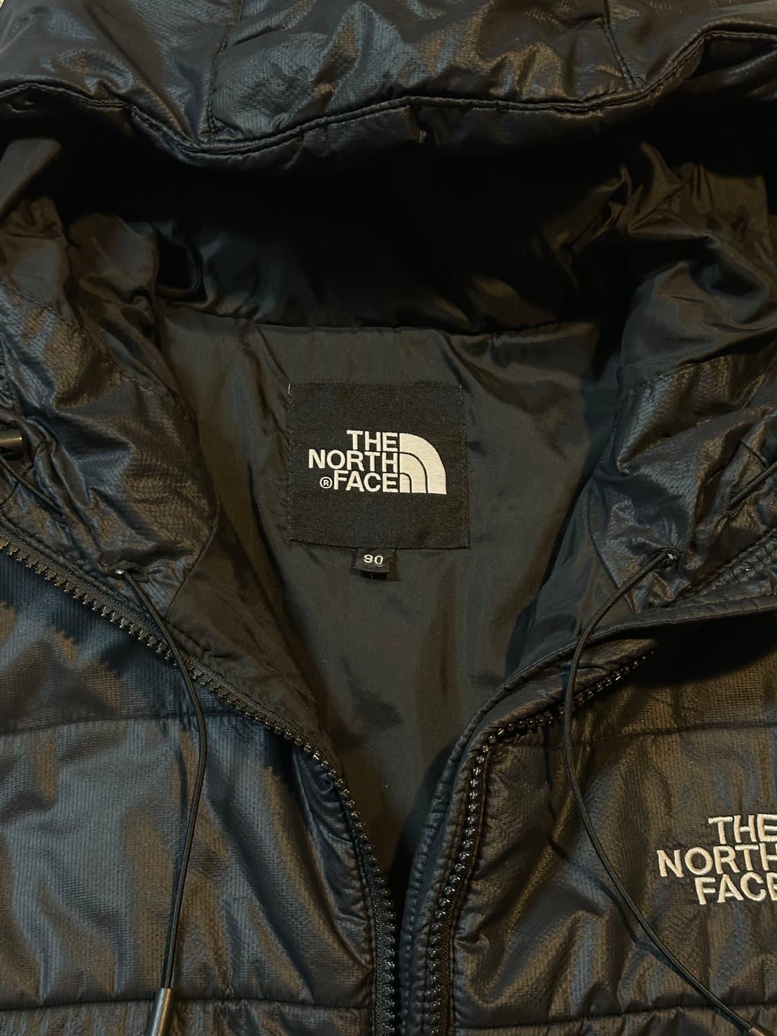 노스페이스 프리마로프트 유광 후드 경량패딩 블랙 상품이미지5