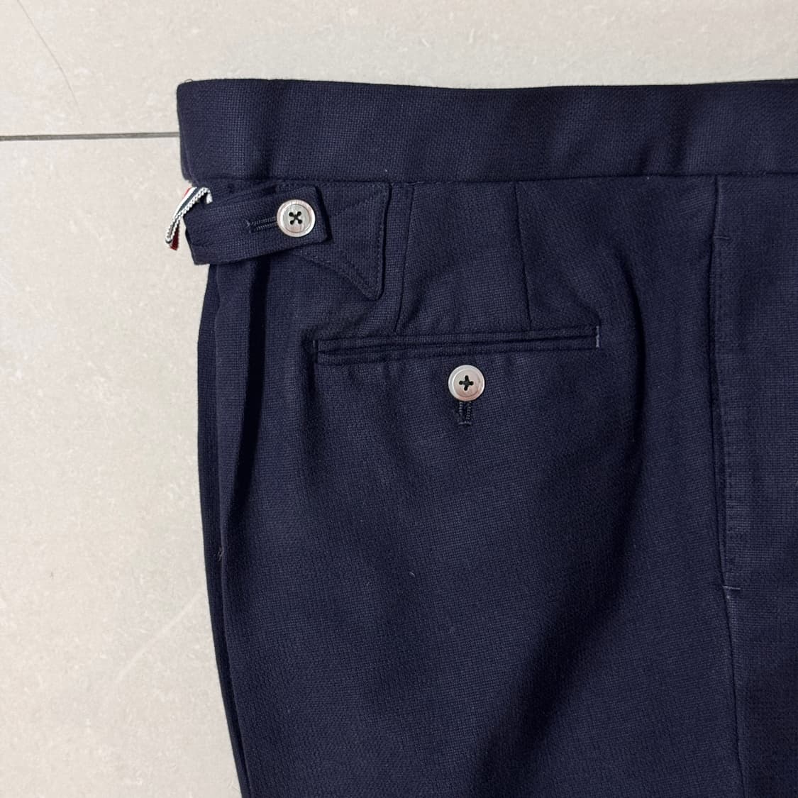 톰브라운 네이비 슬랙스 4사이즈 상품이미지2