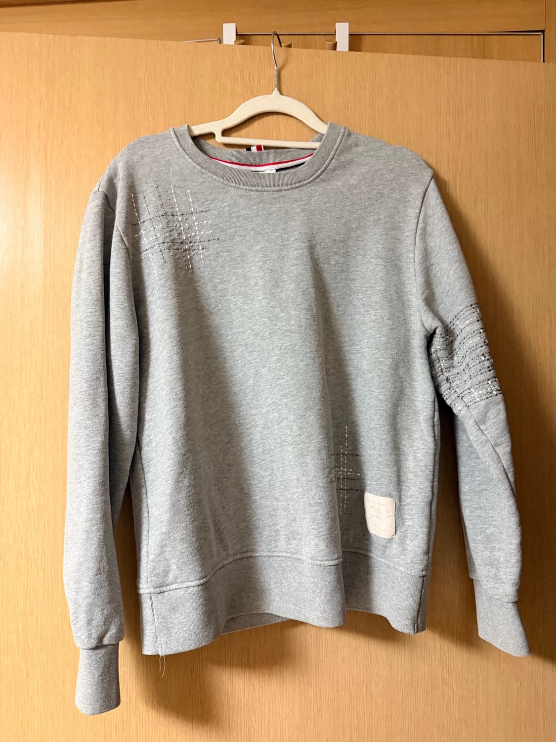 톰브라운 맨투맨 2사이즈 상품이미지1