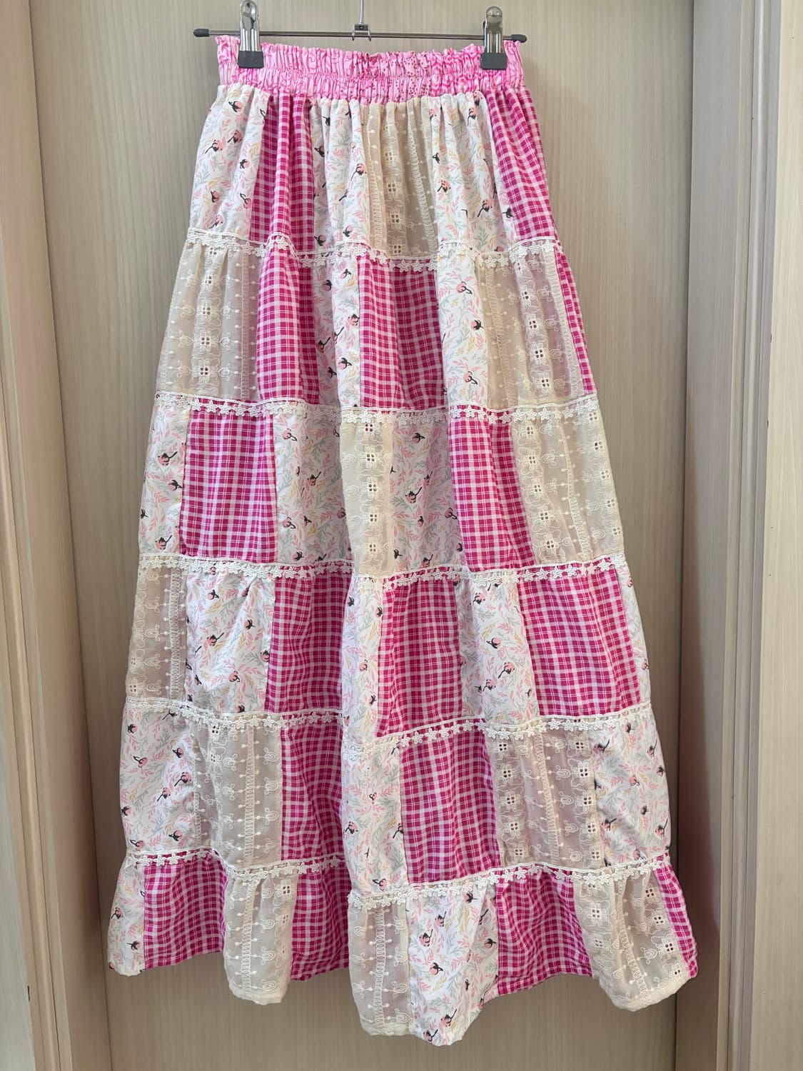 핑크색 레이스패치 스커트 상품이미지1