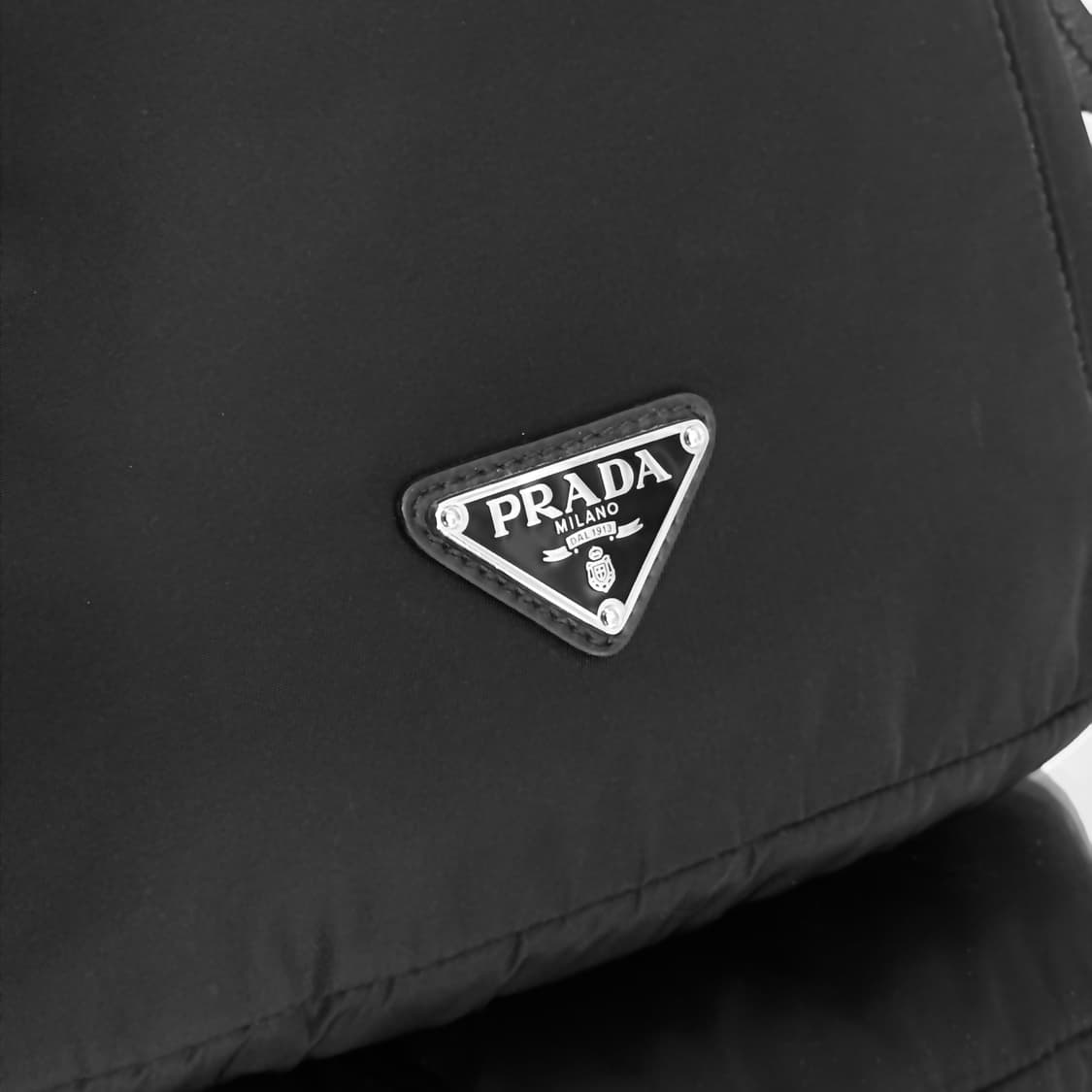 [정품] 프라다 삼각로고 리나일론 레더 슬링백 2VZ092 상품이미지6