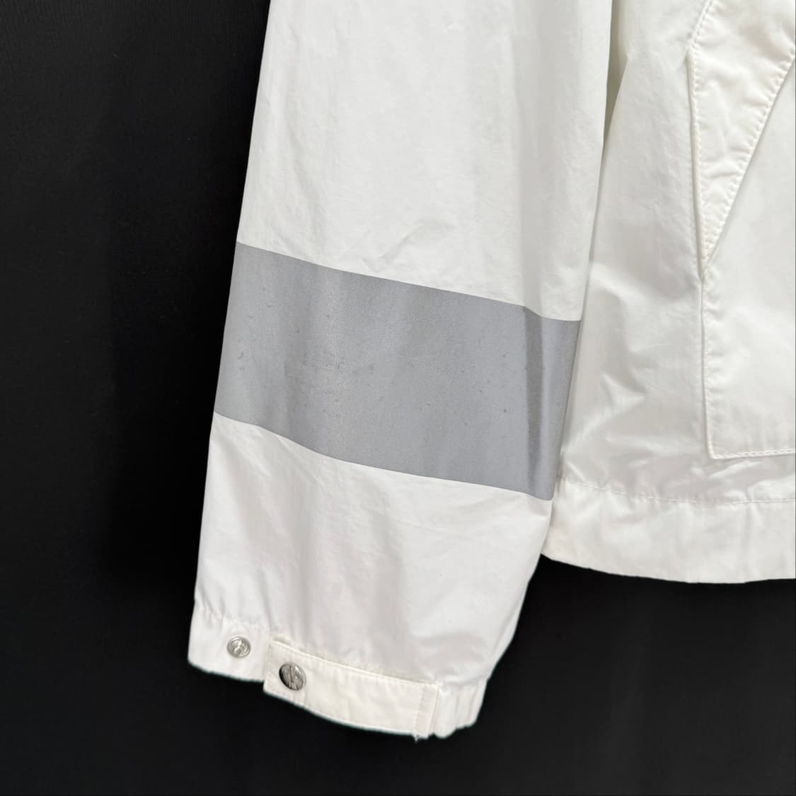[2사이즈] 몽클레어 빅로고 바람막이 후드 자켓 화이트 상품이미지5