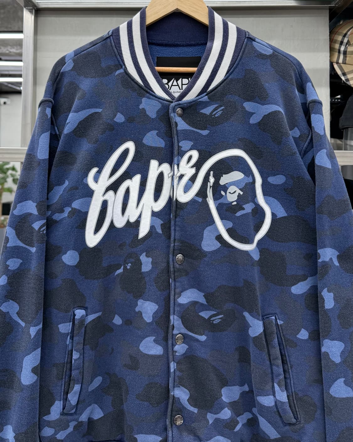 베이프 00s OG 블루 카모 스웻 바시티 자켓 상품이미지3