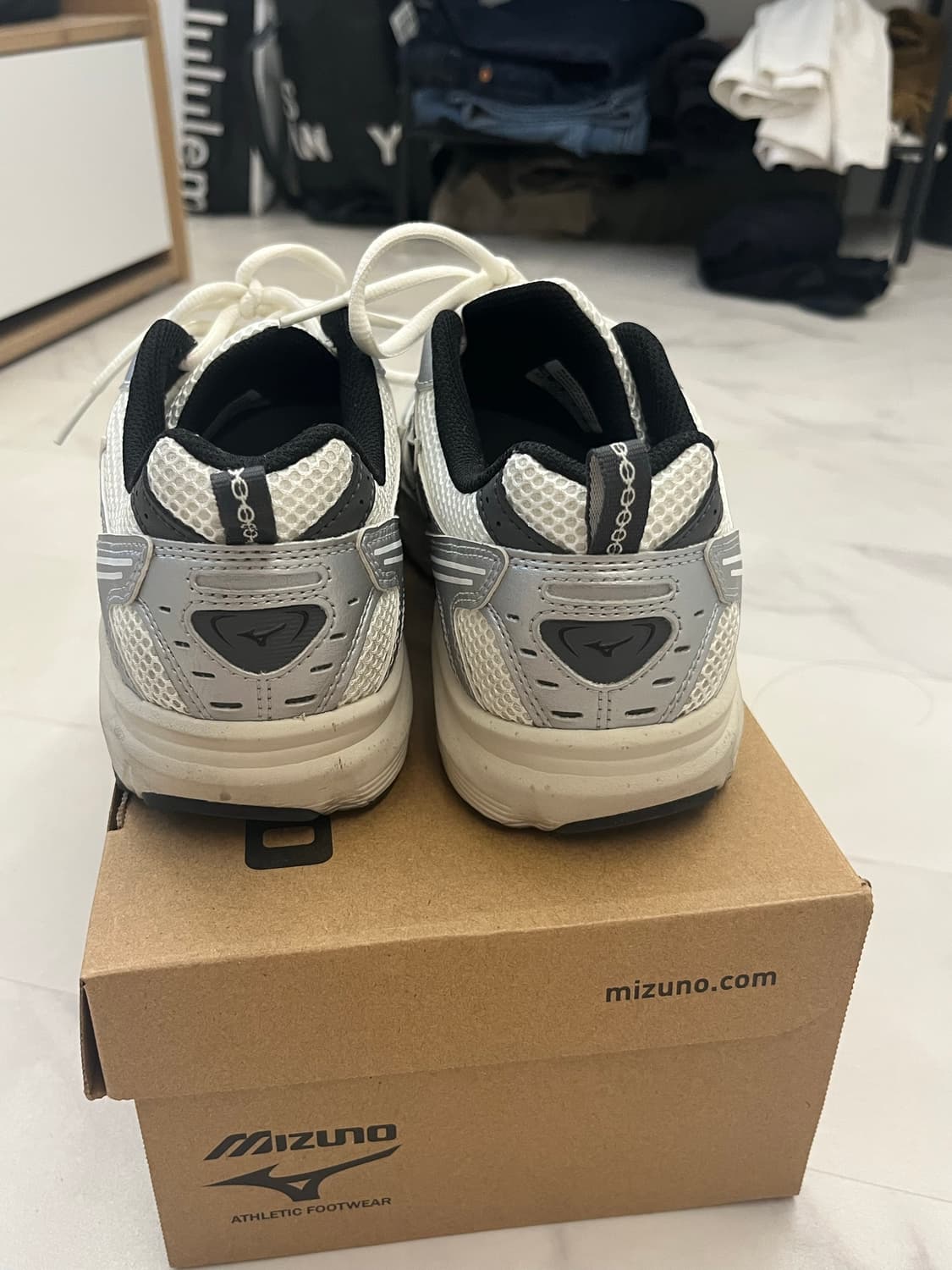 미즈노 MXR 스노우 화이트 마그넷 스니커즈 상품이미지3